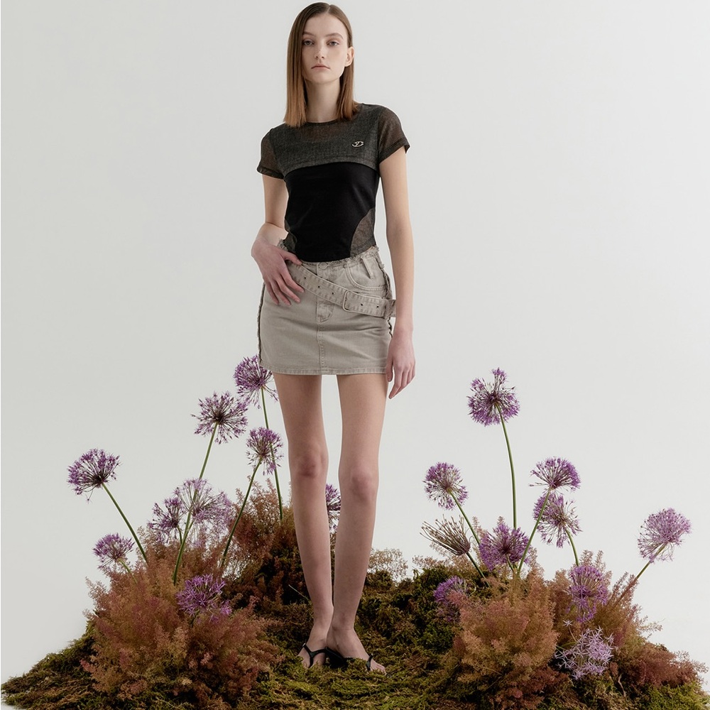 BELTED RAW EDGE DENIM MINI SKIRT